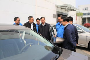 江宁区领导深入南京工厂调研，厂领导亲任“产品宣传员”推介新产品“车查查”